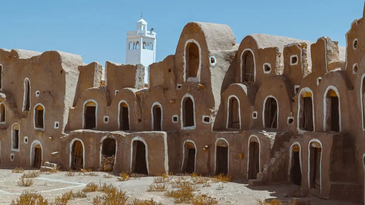 Tunisian Arabic Vs. Modern Standard Arabic: Key Differences Explained